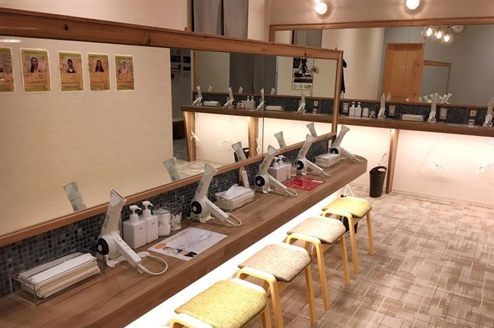 パウダールーム